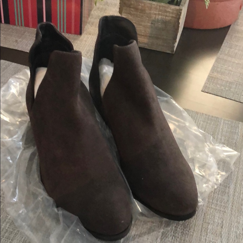 Dark Gray ankle booties Steve Madden new!!